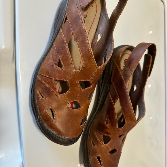 Bionica Tan Leather Cut-Out Sandals Velcro Closure 8.5 M - Picture 2 of 5